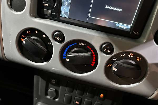 2014 Toyota FJ Cruiser  GSJ15R