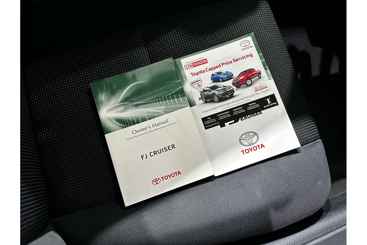 2014 Toyota FJ Cruiser  GSJ15R