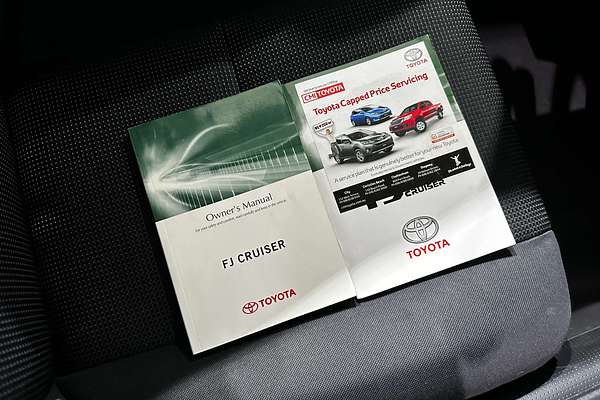 2014 Toyota FJ Cruiser  GSJ15R