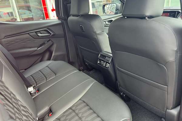 2025 Isuzu D-MAX X-TERRAIN 4X4