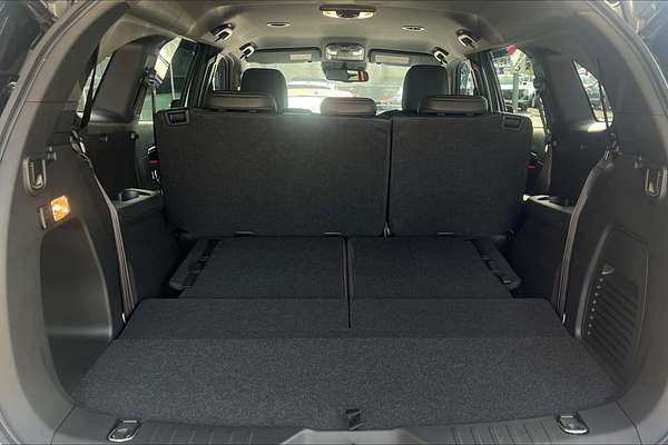 2025 Isuzu MU-X X-TERRAIN