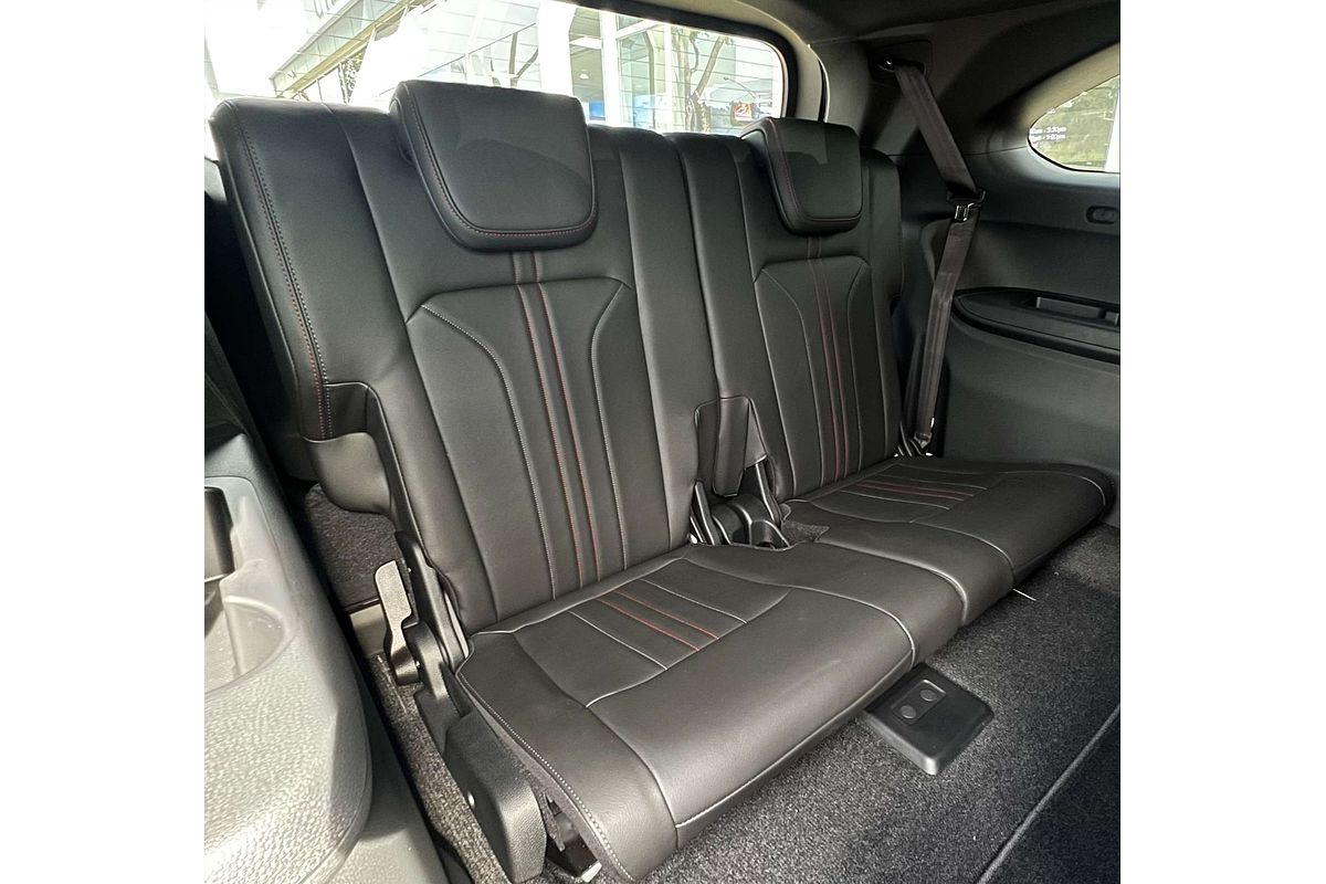 2025 Isuzu MU-X X-TERRAIN