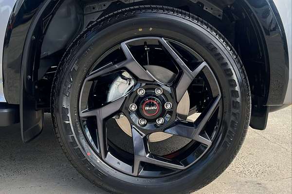 2025 Isuzu MU-X X-TERRAIN