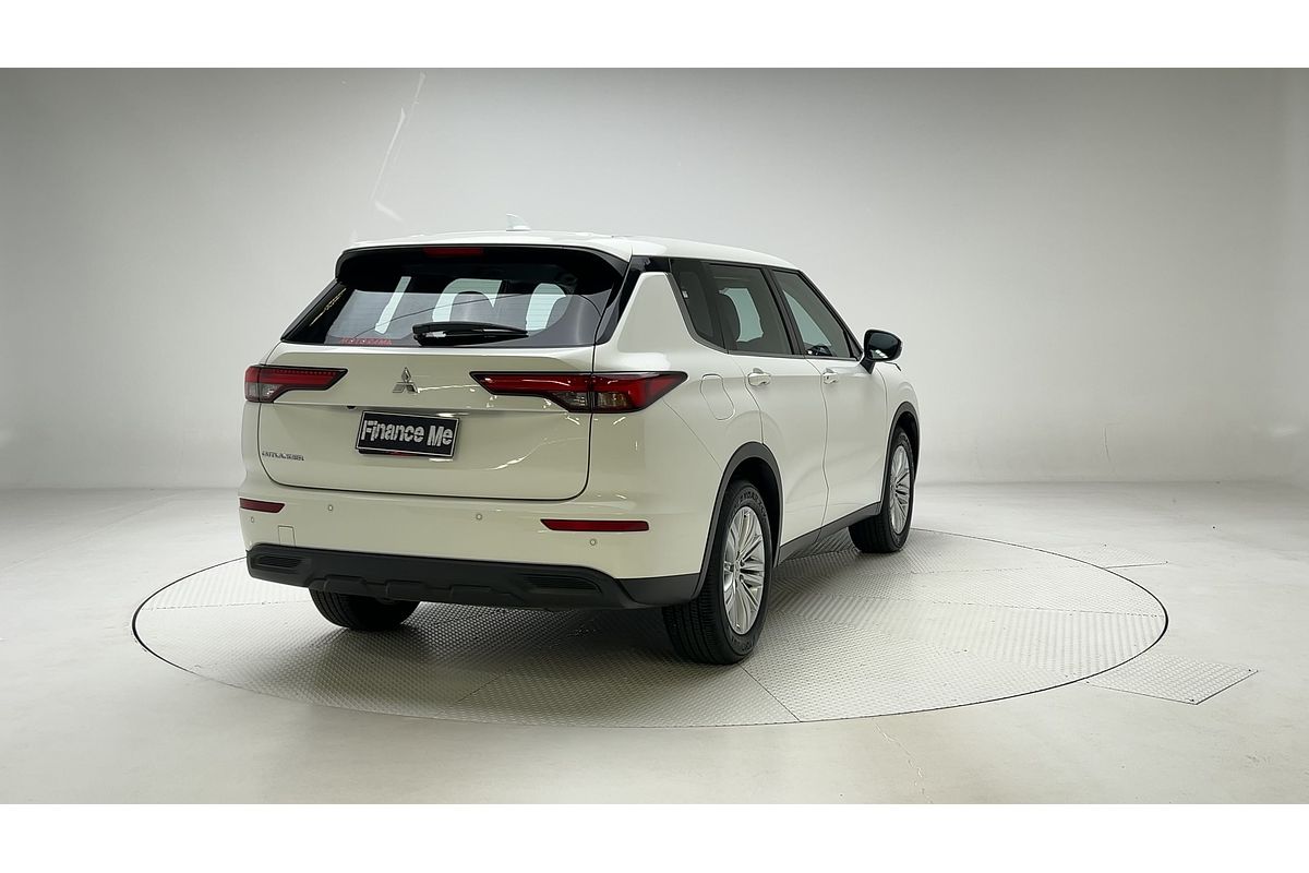 2022 Mitsubishi Outlander ES ZM