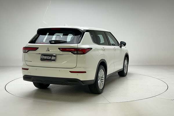 2022 Mitsubishi Outlander ES ZM