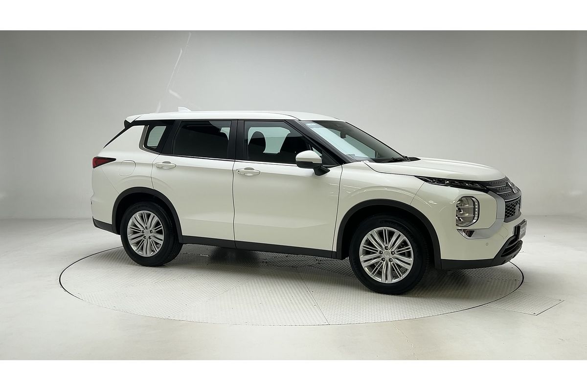 2022 Mitsubishi Outlander ES ZM