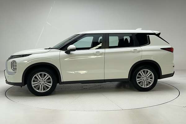 2022 Mitsubishi Outlander ES ZM