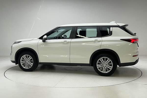 2022 Mitsubishi Outlander ES ZM