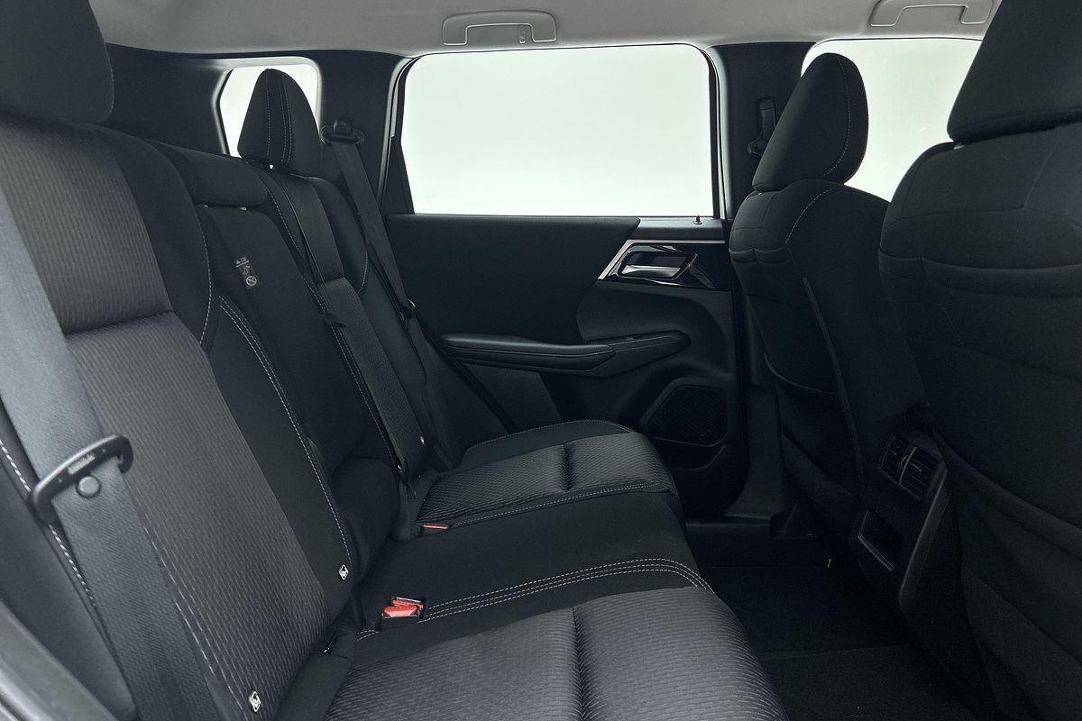 2022 Mitsubishi Outlander ES ZM