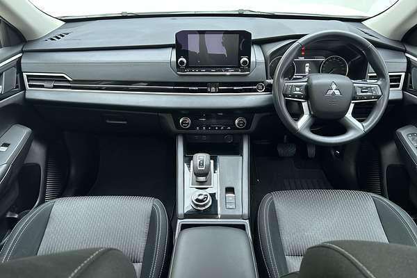 2022 Mitsubishi Outlander ES ZM