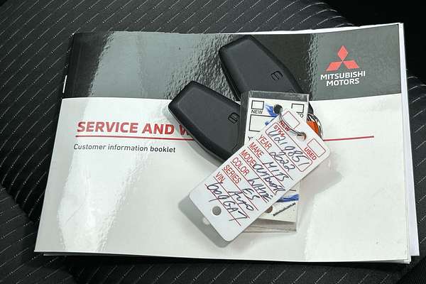 2022 Mitsubishi Outlander ES ZM