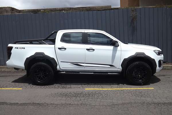 2025 Isuzu D-MAX BLADE 4X4