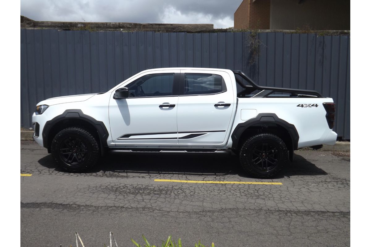 2025 Isuzu D-MAX BLADE 4X4