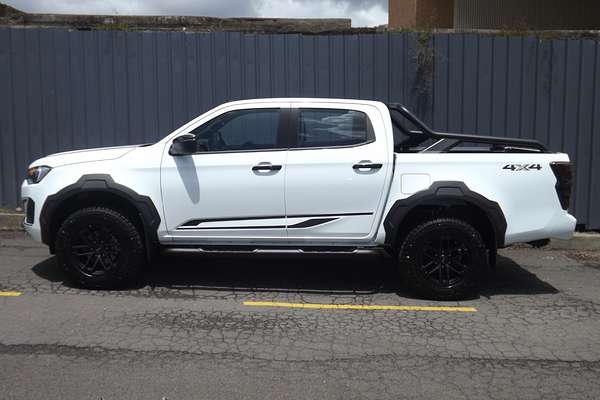 2025 Isuzu D-MAX BLADE 4X4