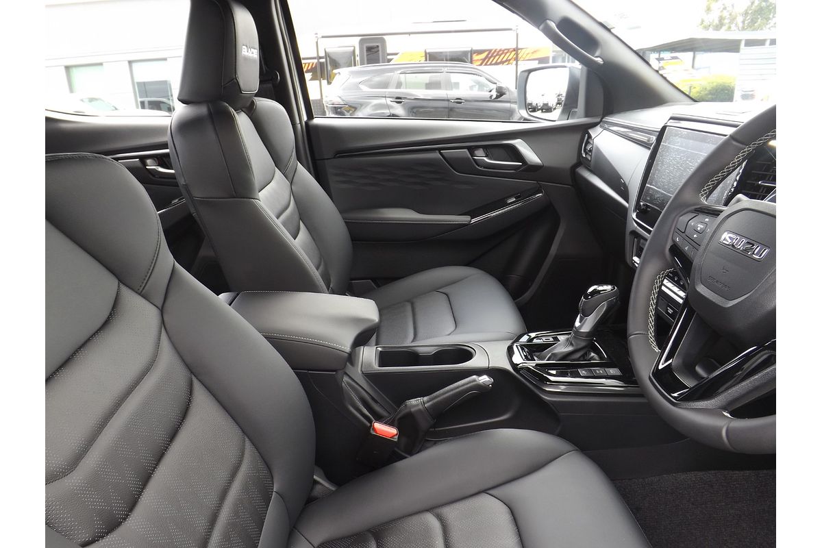 2025 Isuzu D-MAX BLADE 4X4