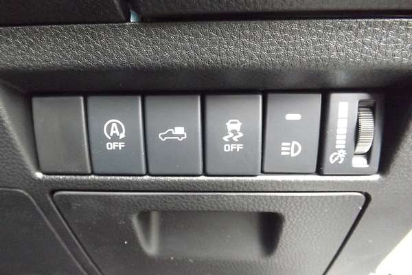 2025 Isuzu D-MAX BLADE 4X4