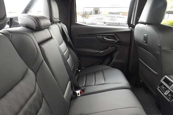 2025 Isuzu D-MAX BLADE 4X4