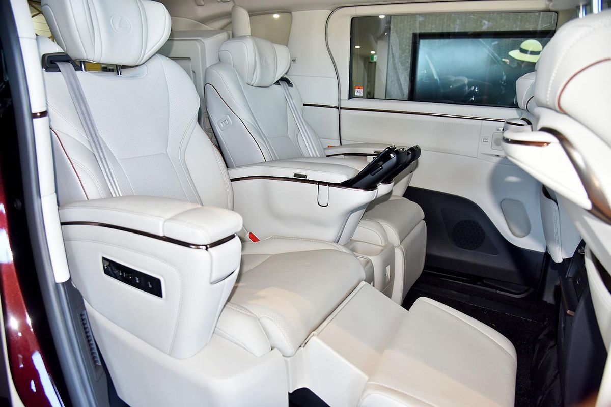 2025 Lexus LM LM350h Sports Luxury AAWH15R