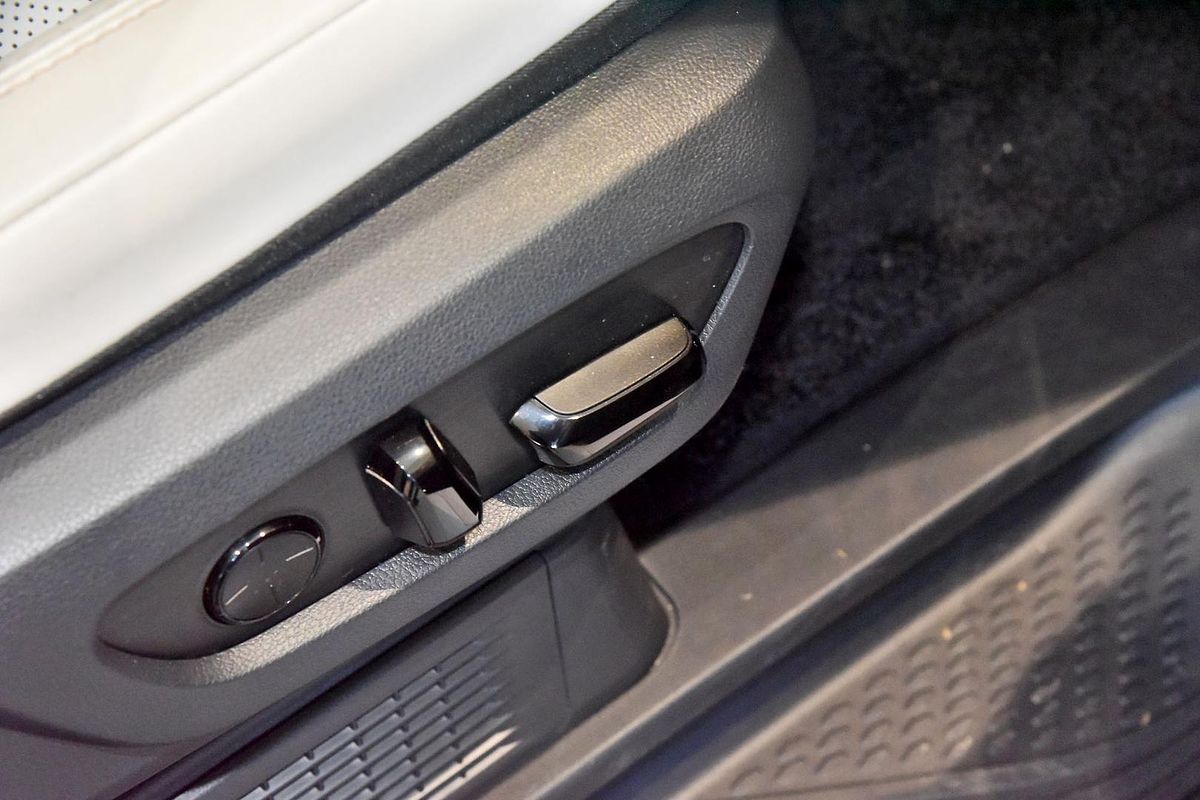 2025 Lexus LM LM350h Sports Luxury AAWH15R