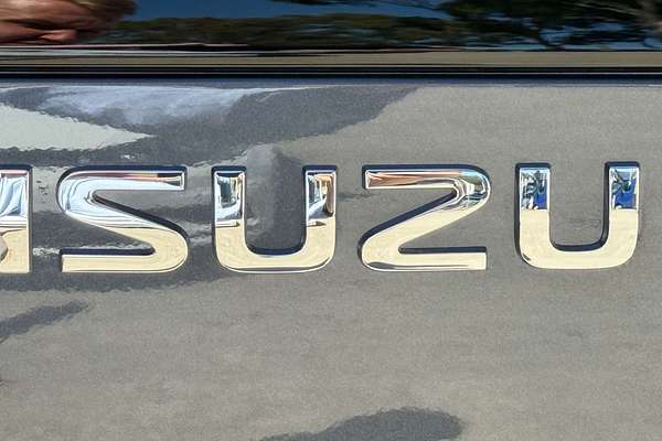 2025 Isuzu MU-X LS-T