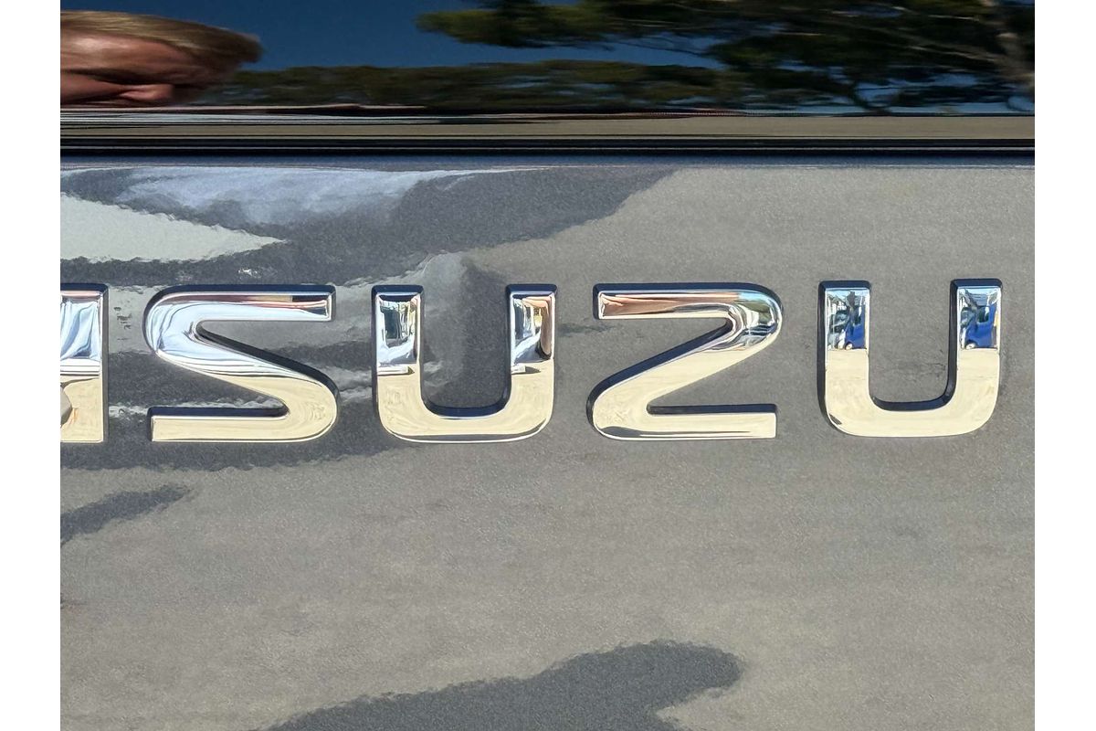 2025 Isuzu MU-X LS-T
