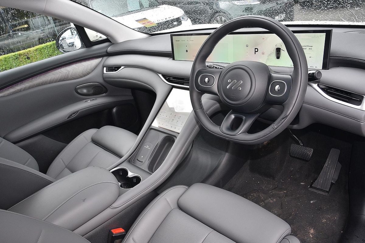 2025 MG IM6 Performance S12L