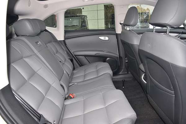 2025 MG IM6 Performance S12L