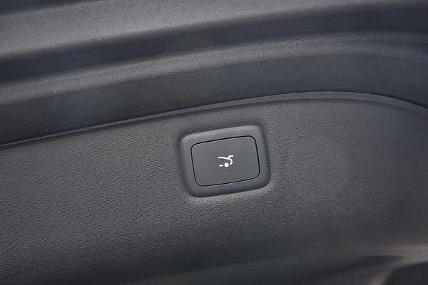 2025 MG IM6 Performance S12L