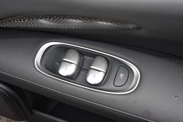 2025 MG IM6 Performance S12L