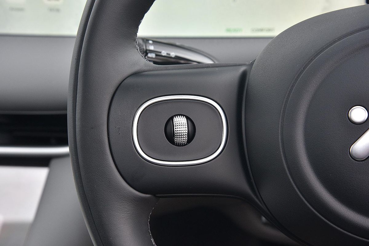 2025 MG IM6 Performance S12L