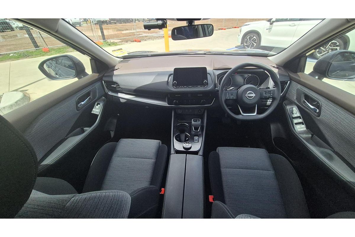 2025 Nissan X-TRAIL ST T33