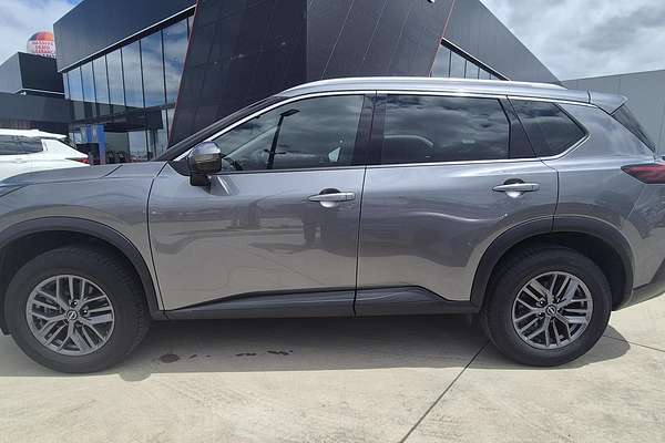 2025 Nissan X-TRAIL ST T33