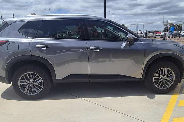 2025 Nissan X-TRAIL ST T33