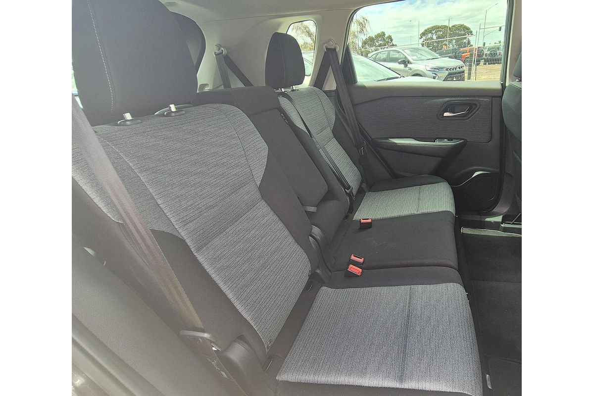 2025 Nissan X-TRAIL ST T33