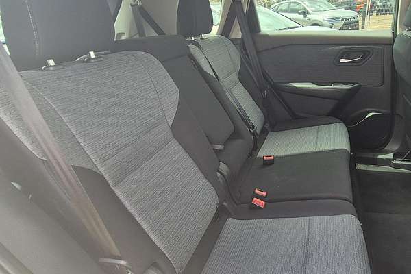 2025 Nissan X-TRAIL ST T33