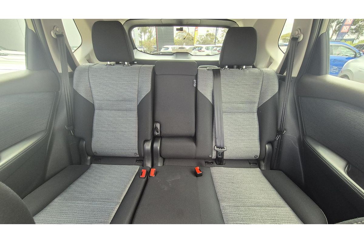 2025 Nissan X-TRAIL ST T33