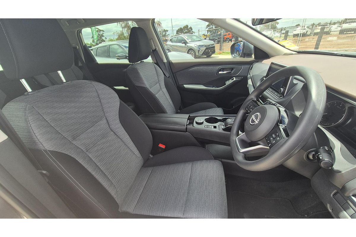 2025 Nissan X-TRAIL ST T33