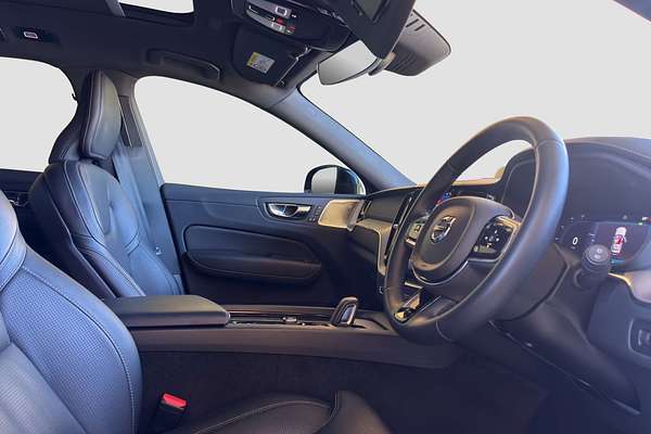 2021 Volvo XC60 B6 R-DESIGN MHEV 246 MY22