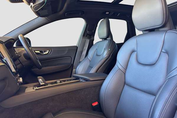 2021 Volvo XC60 B6 R-DESIGN MHEV 246 MY22