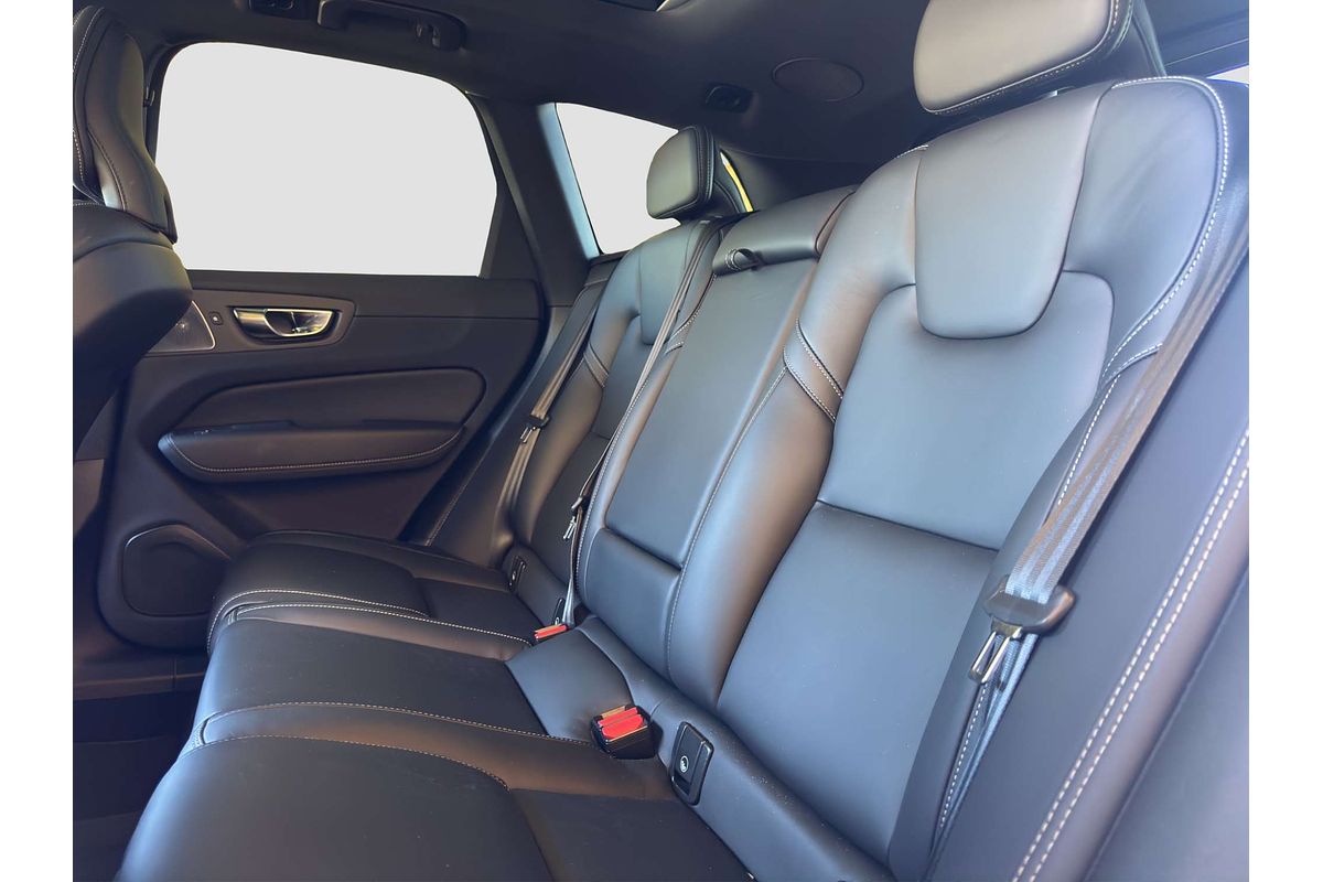 2021 Volvo XC60 B6 R-DESIGN MHEV 246 MY22