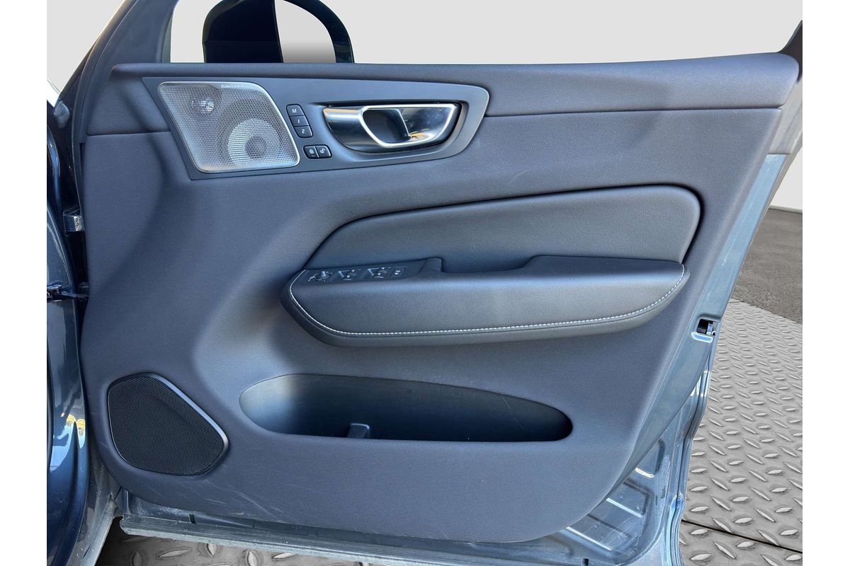 2021 Volvo XC60 B6 R-DESIGN MHEV 246 MY22