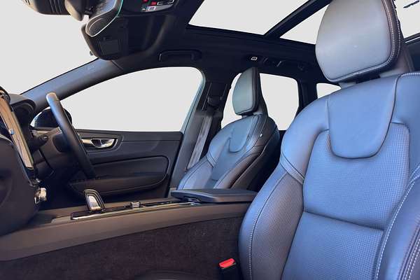 2021 Volvo XC60 B6 R-DESIGN MHEV 246 MY22