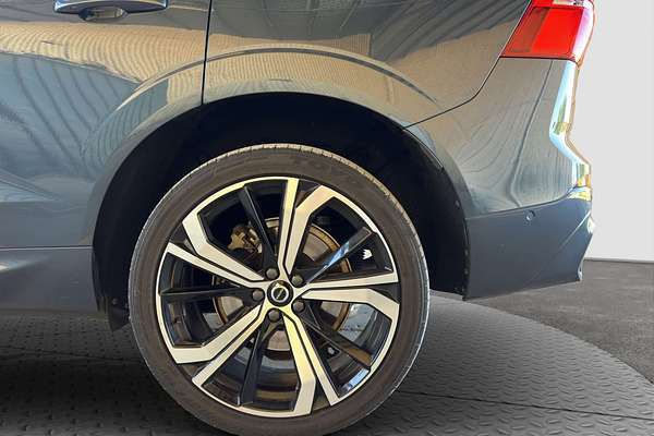 2021 Volvo XC60 B6 R-DESIGN MHEV 246 MY22