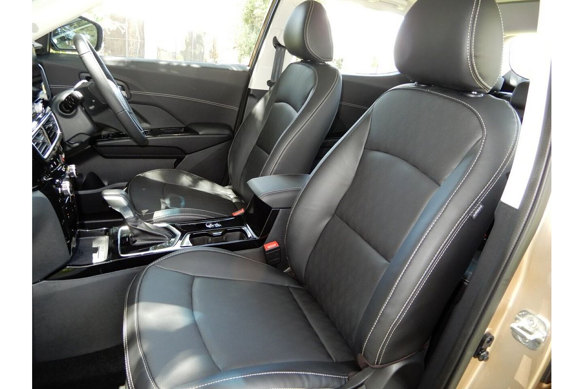 2025 Mahindra XUV 3XO AX7L