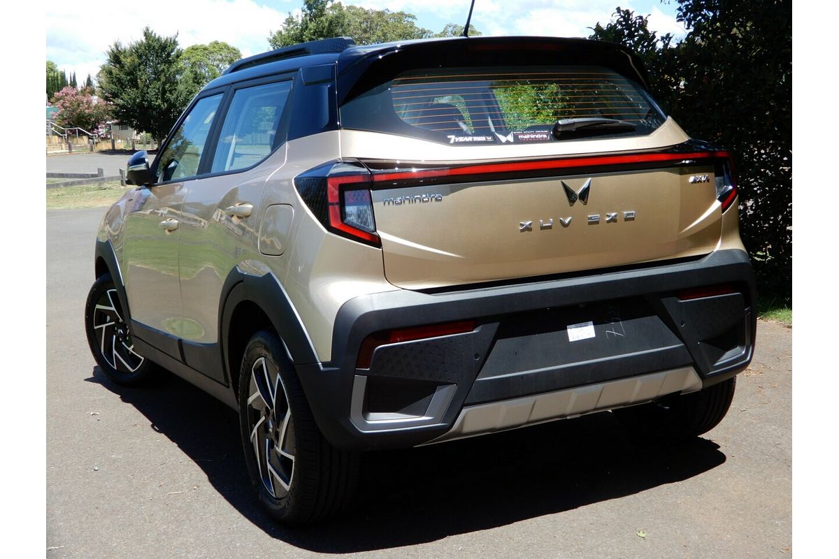 2025 Mahindra XUV 3XO AX7L