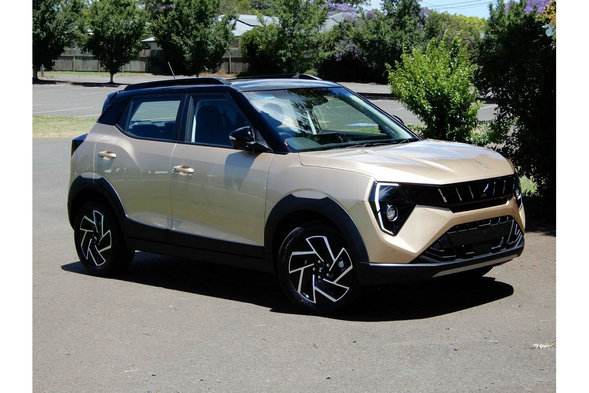 2025 Mahindra XUV 3XO AX7L