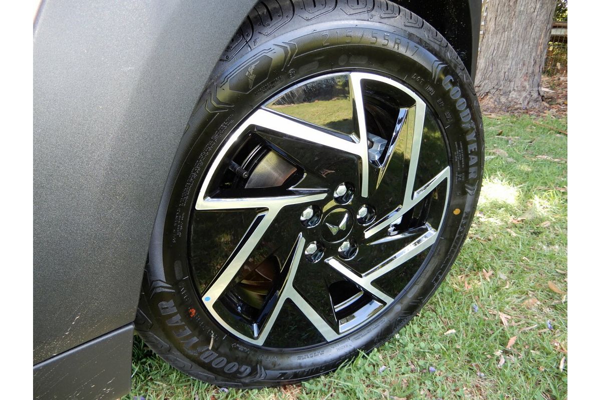 2025 Mahindra XUV 3XO AX7L