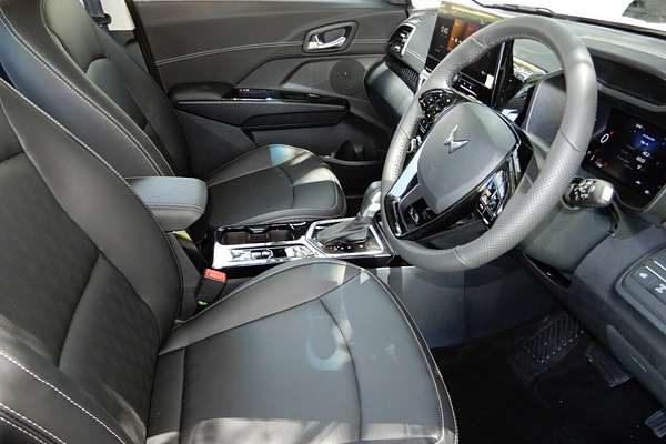 2025 Mahindra XUV 3XO AX7L