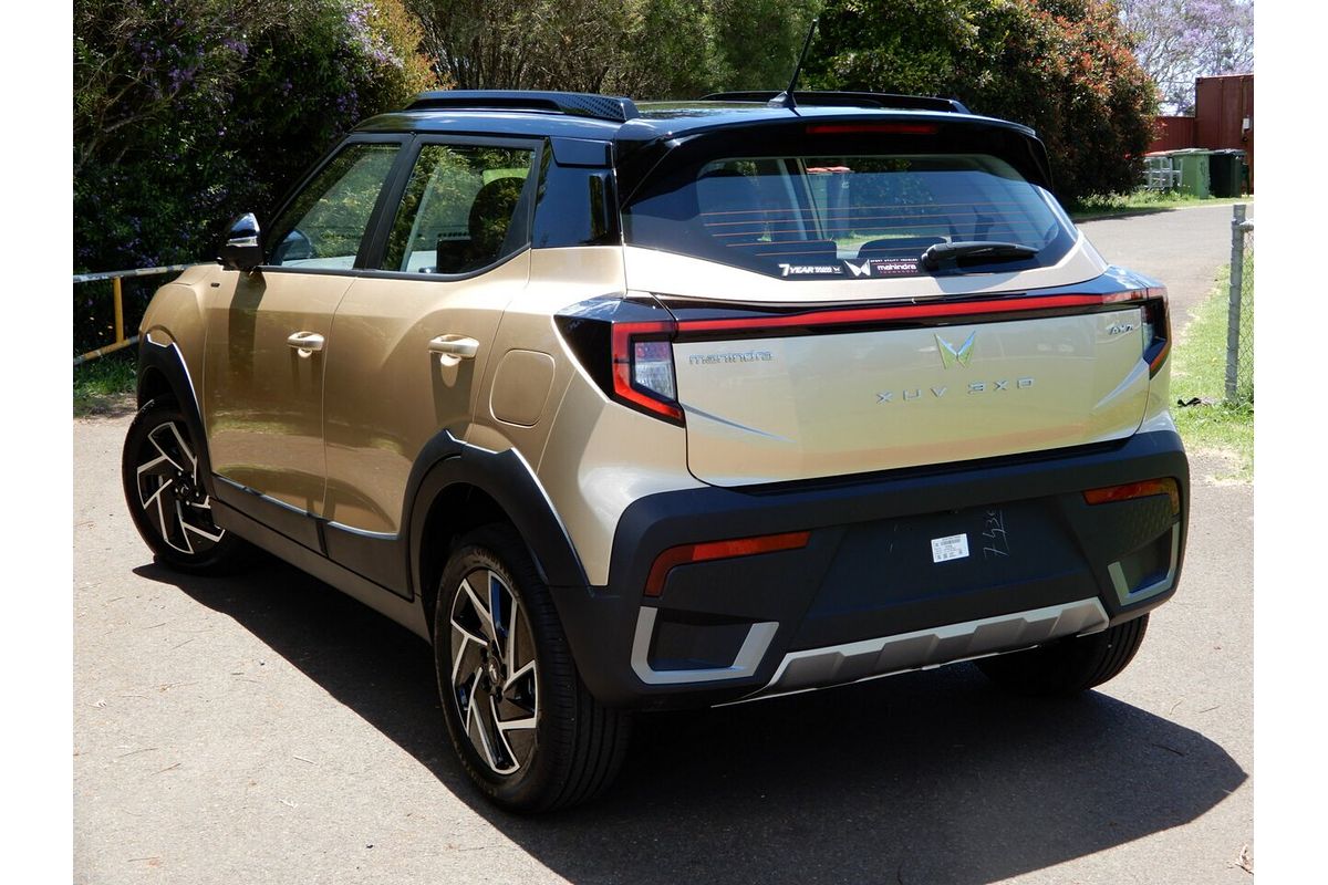 2025 Mahindra XUV 3XO AX7L