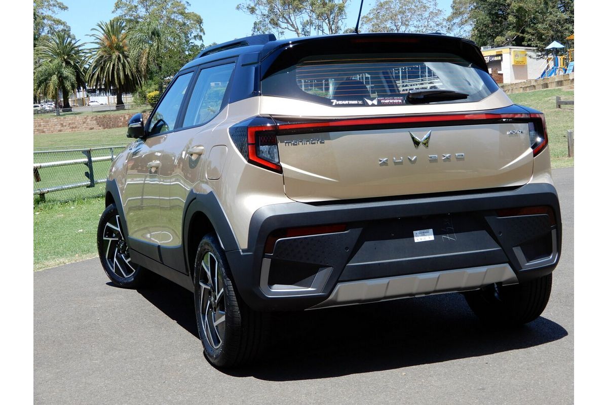 2025 Mahindra XUV 3XO AX7L